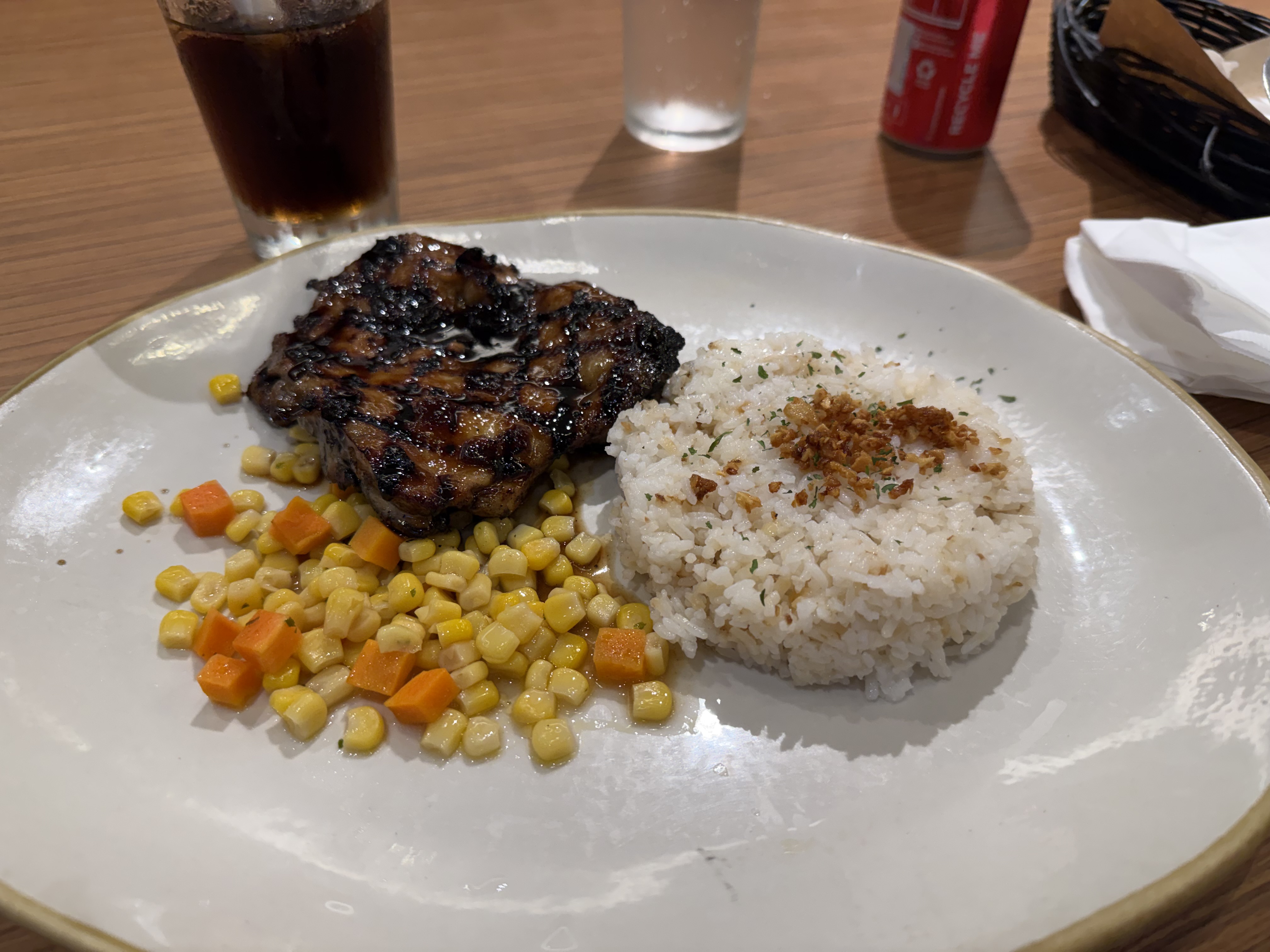 TGI Fridays at Okada Manila — グリルチキンプレート
