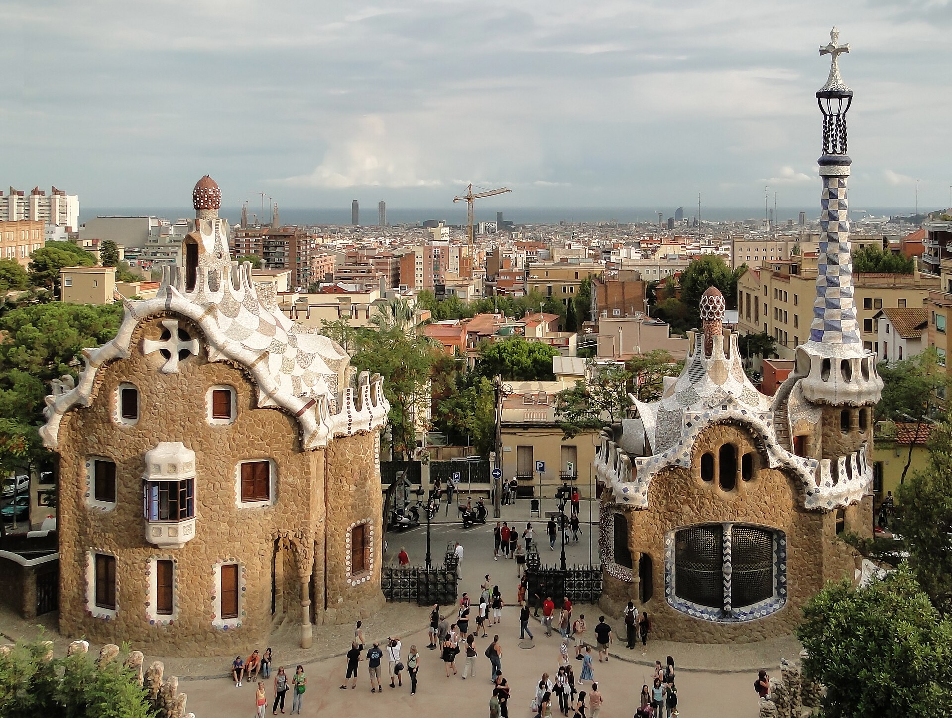 バルセロナのグエル公園(Park Güell)— ガウディ設計の世界遺産