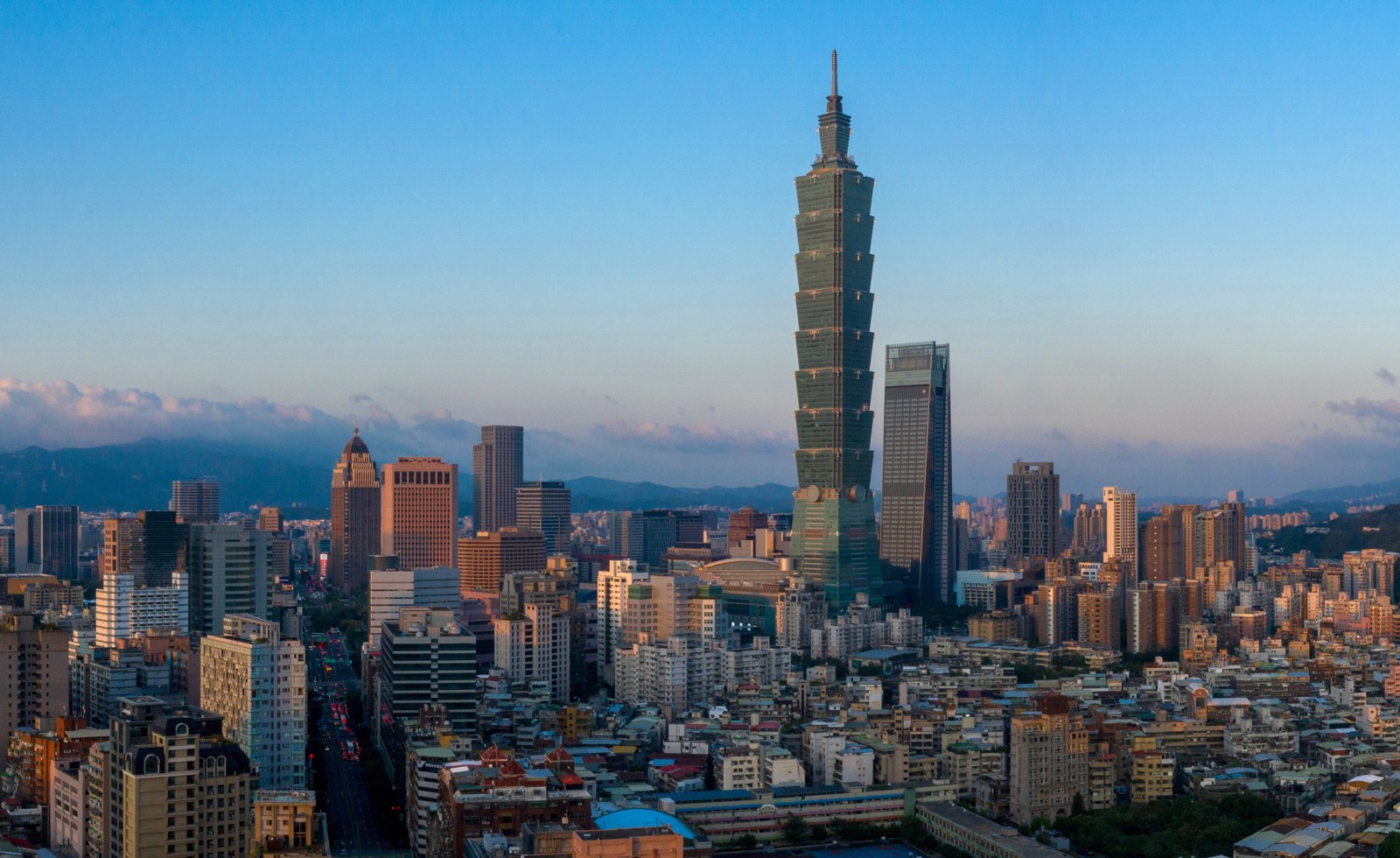 台北101と周囲の市街地。2019年10月撮影