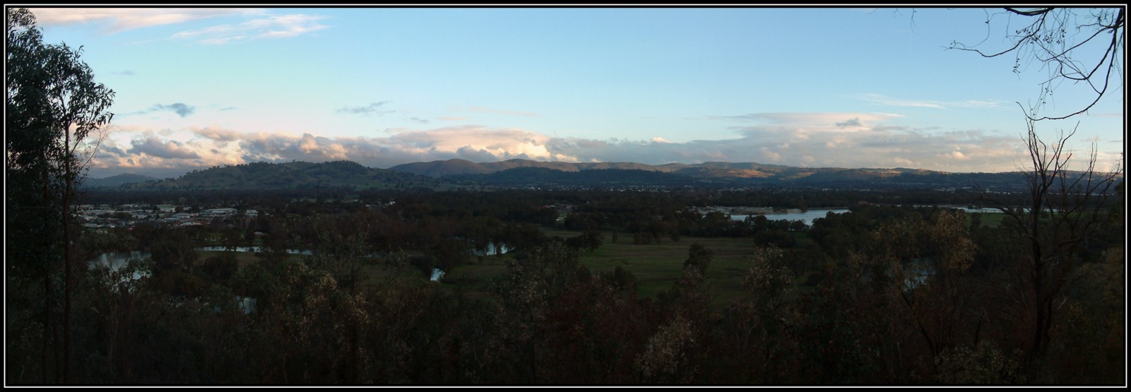 AlburyのMonument Hillから見た周辺の風景